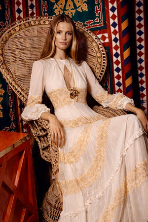 Descriptive image text