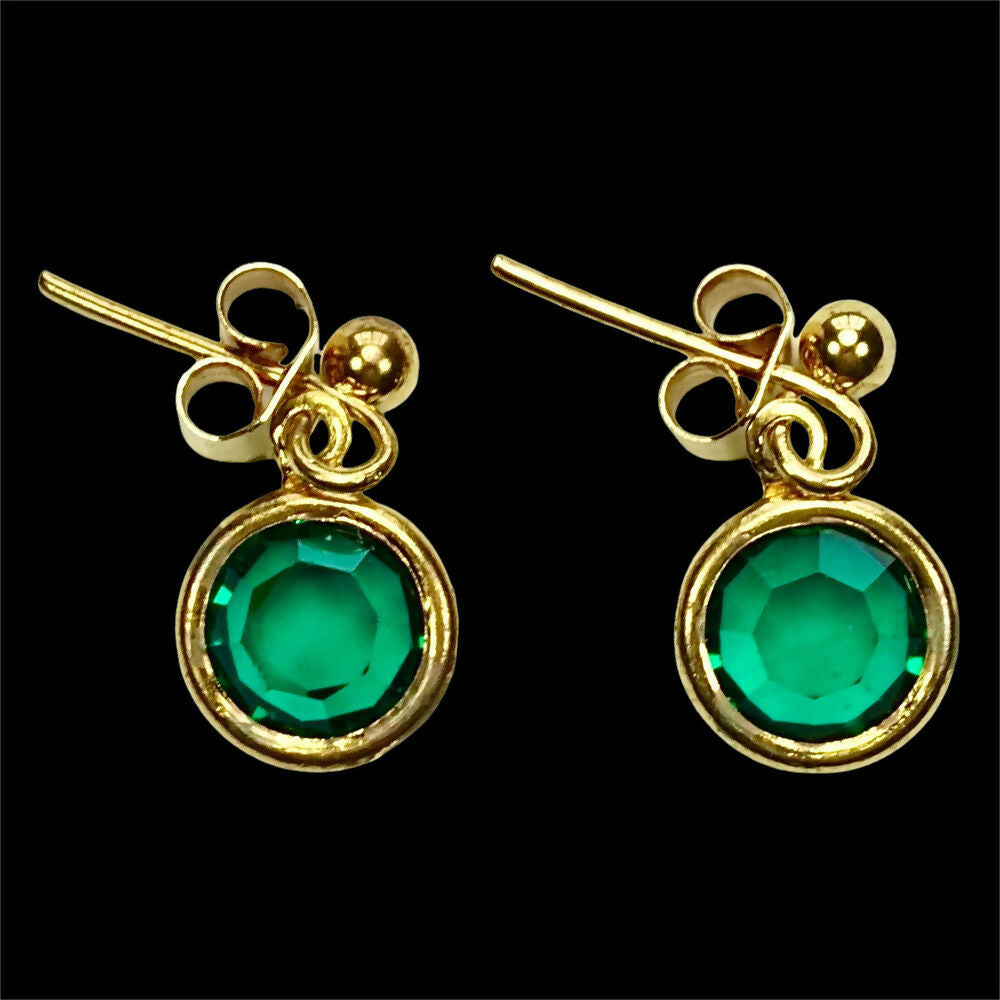 gold-plated-pierced-single-drop-earrings-with-round-green-faceted-glass-crystals-5p