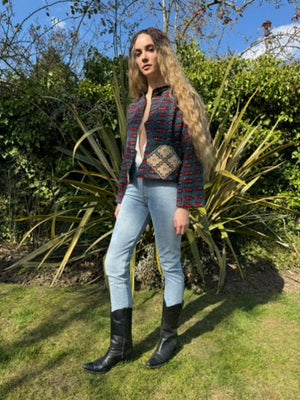 Descriptive image text