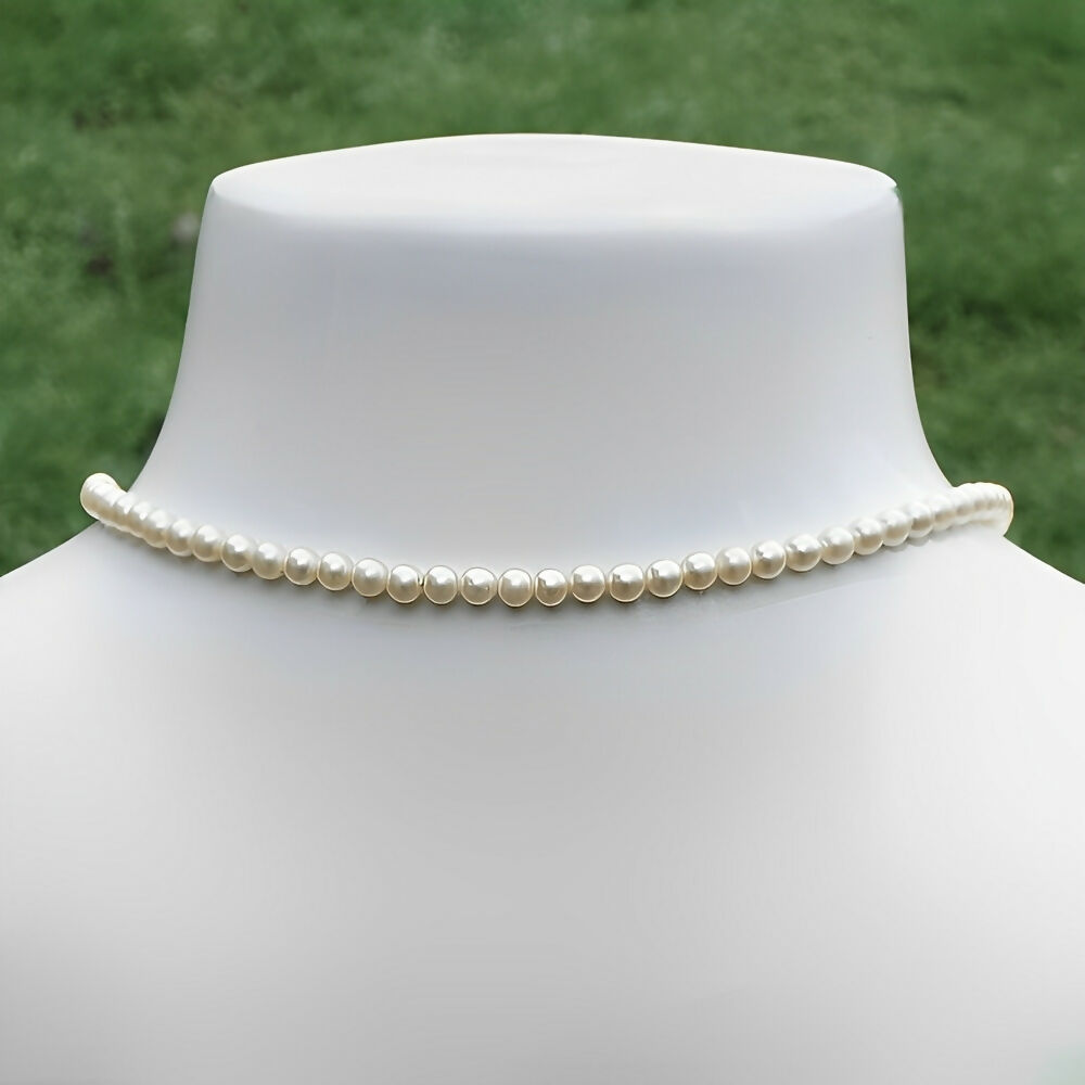 faux-pearl-necklace-with-a-blue-stone-silver-and-gold-wash-pendant-clasp-4p