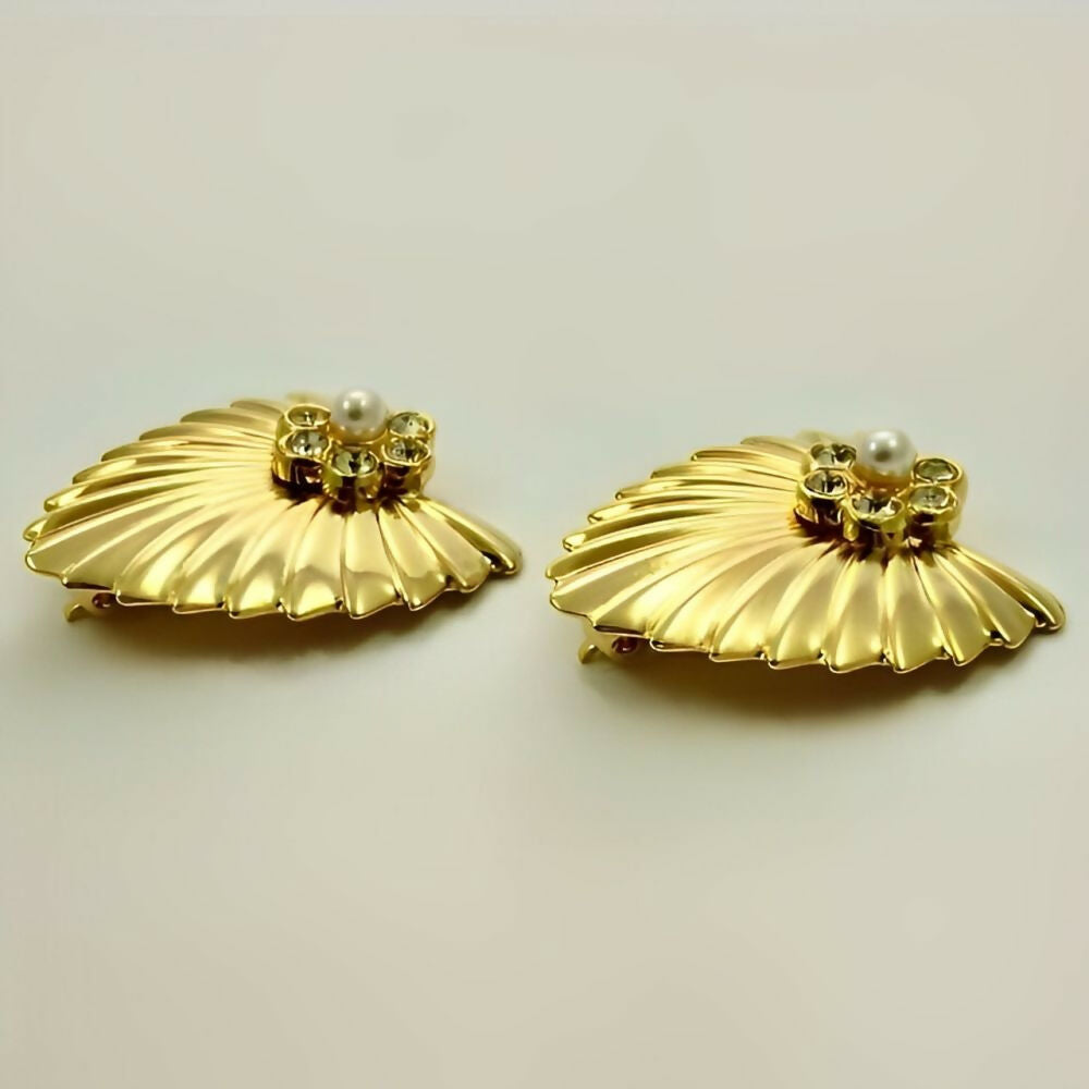 gold-tone-leaf-design-clip-on-earrings-with-faux-pearls-and-clear-crystals-4z