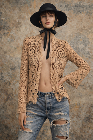 Descriptive image text