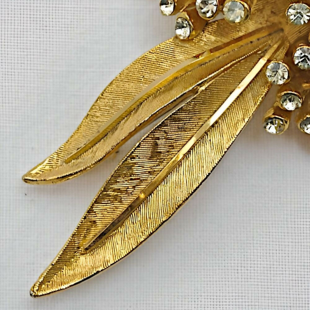 BSK-Brushed-and-Shiny-Gold-Plated-Clear-Rhinestone-Spray-Statement-Brooch-3z