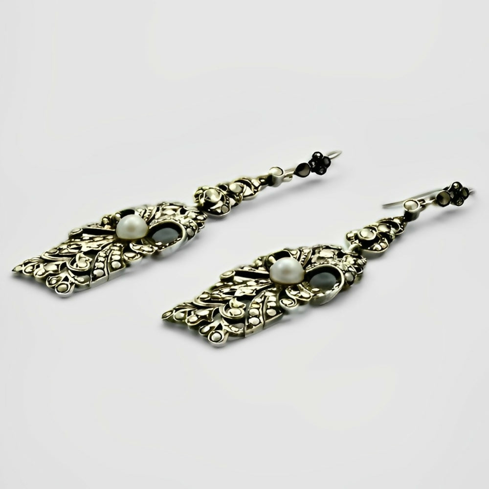 art-deco-silver-and-marcasite-earrings-set-with-mabe-cultured-pearls-circa-1920s-4z