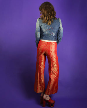 Descriptive image text