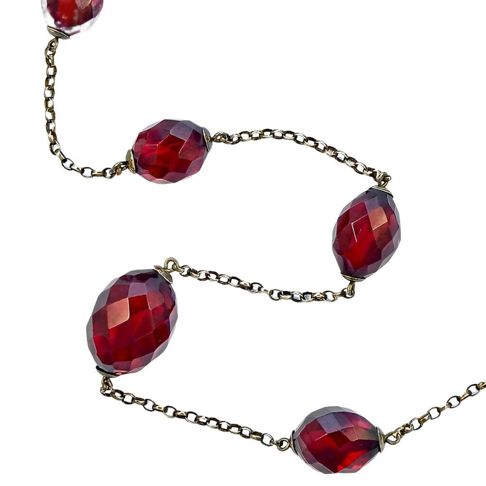 Cherry-Red-Bakelite-Graduated-Faceted-Bead-Necklace-on-Sterling-Silver-Chain-2z(1)