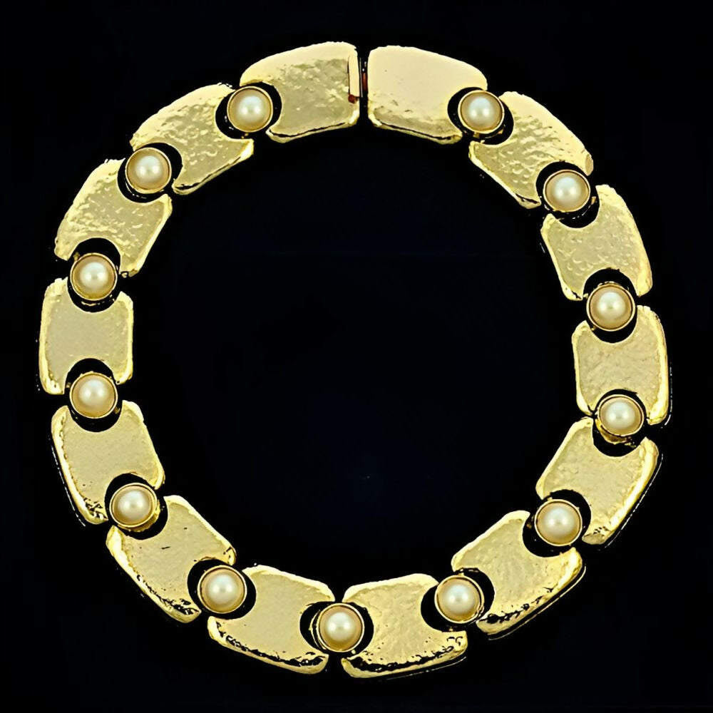 Gold-Plated-Textured-Link-Collar-Necklace-with-Faux-Pearls-circa-1980s-6z