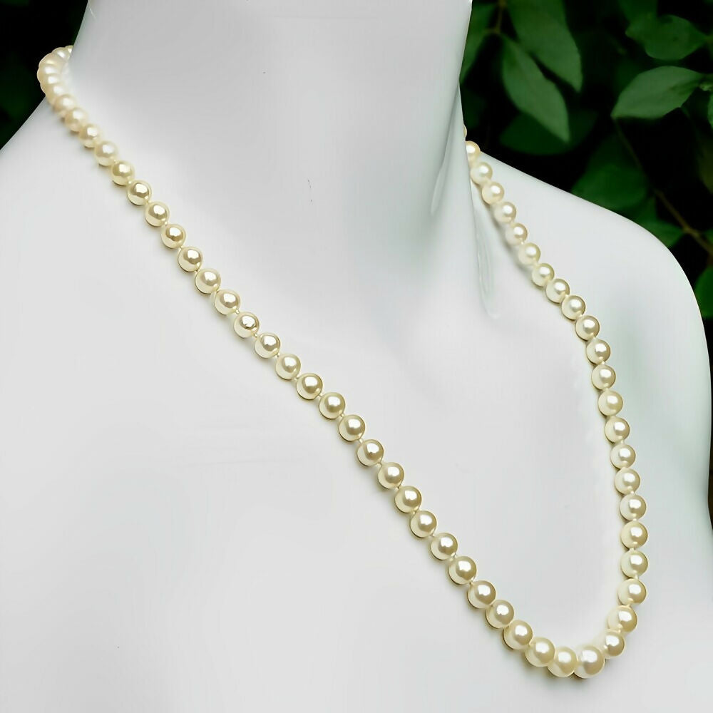 graduated-cream-cultured-pearl-necklace-with-9k-gold-and-cultured-pearl-clasp-6p