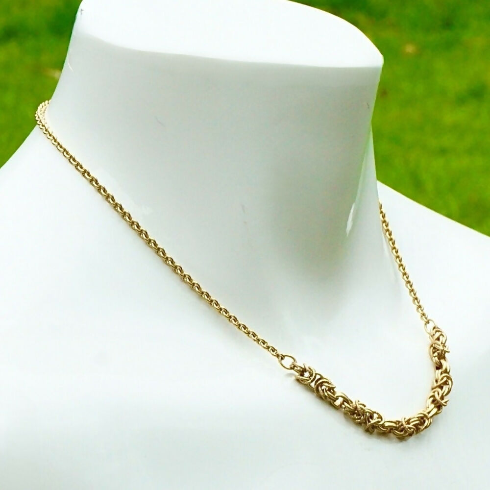 gold-tone-chain-necklace-with-interlocking-links-penadant-3p