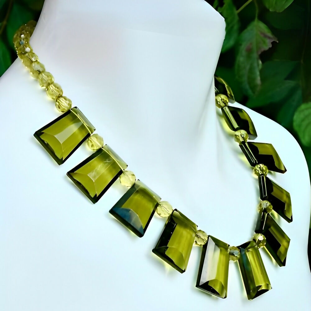 art-deco-olive-green-glass-fringe-necklace-collar-4z