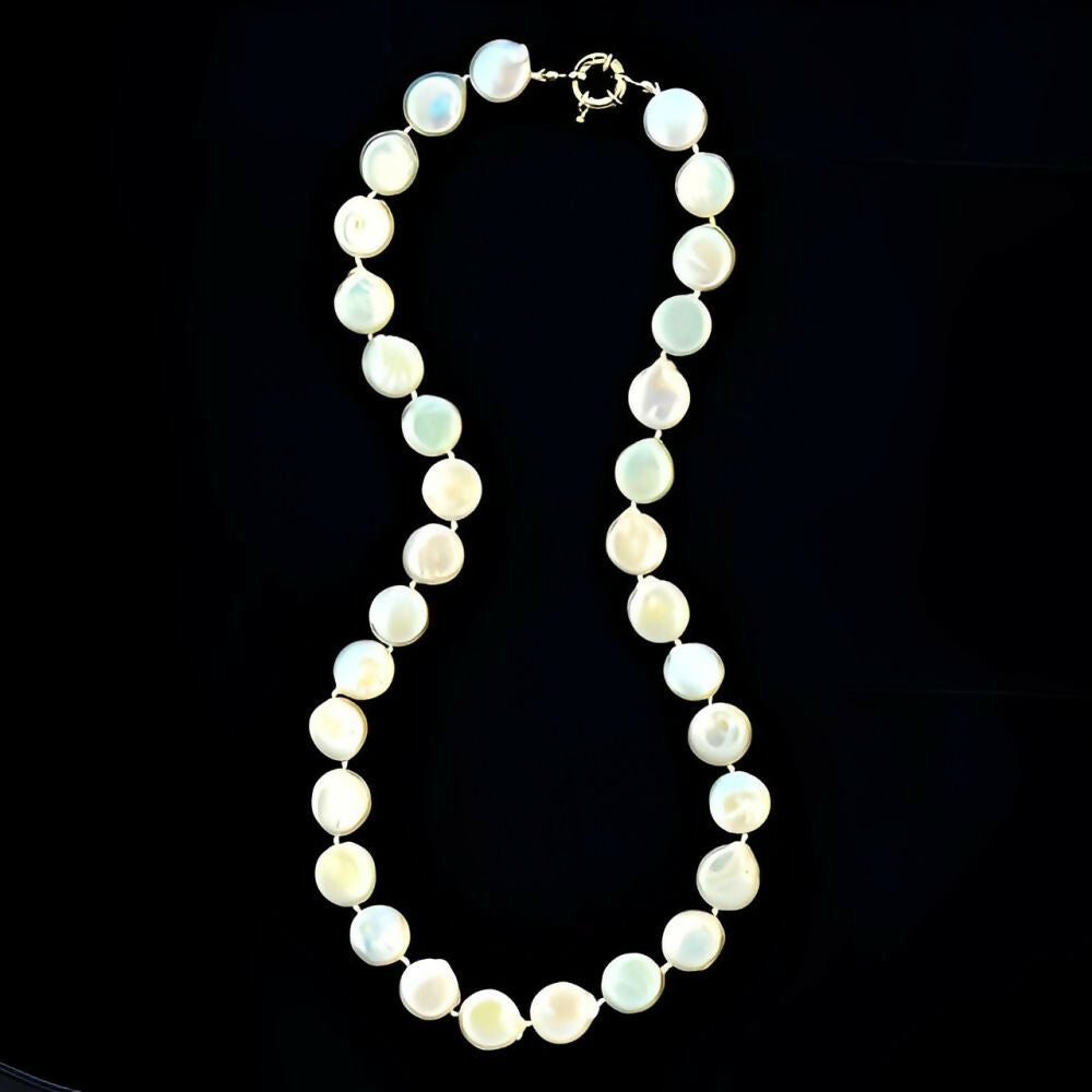 Freshwater-Coin-Pearl-Knotted-Necklace-with-an-Iridescent-Lustre-6z