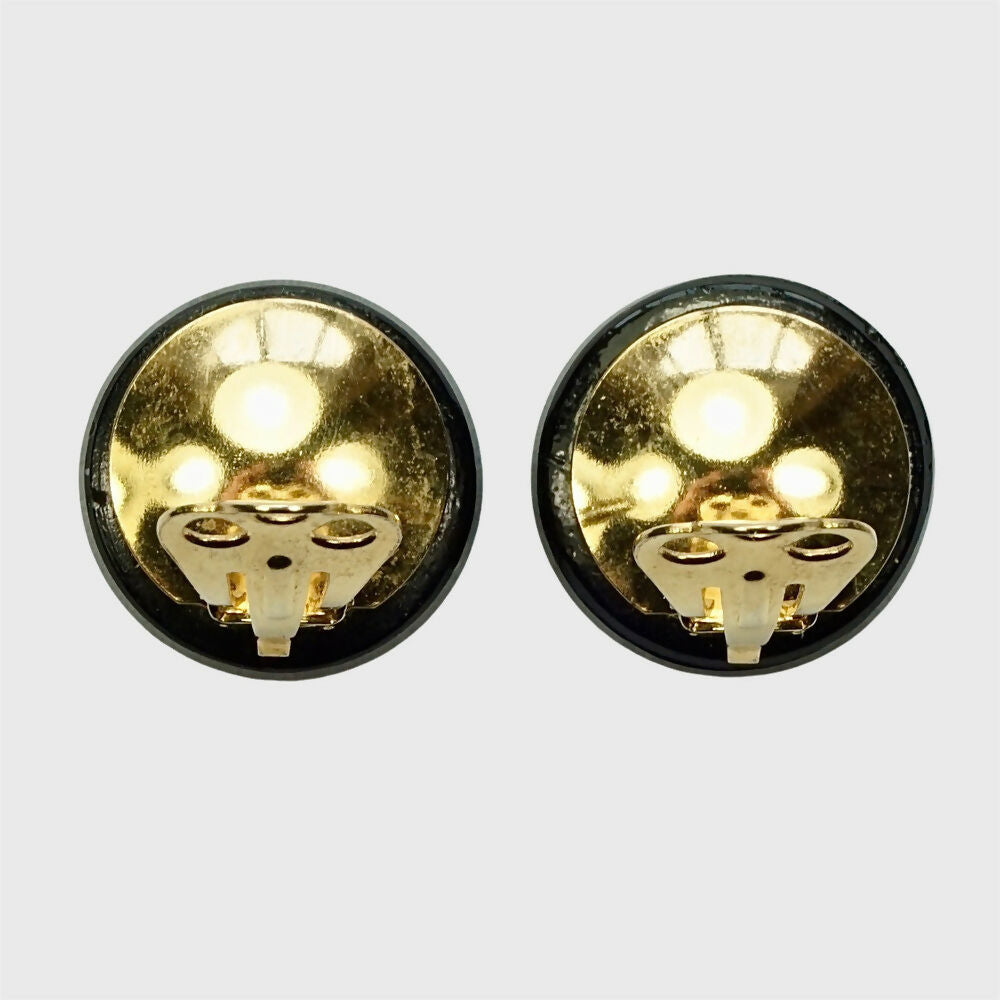 round-black-glass-faceted-clip-on-earrings-3p