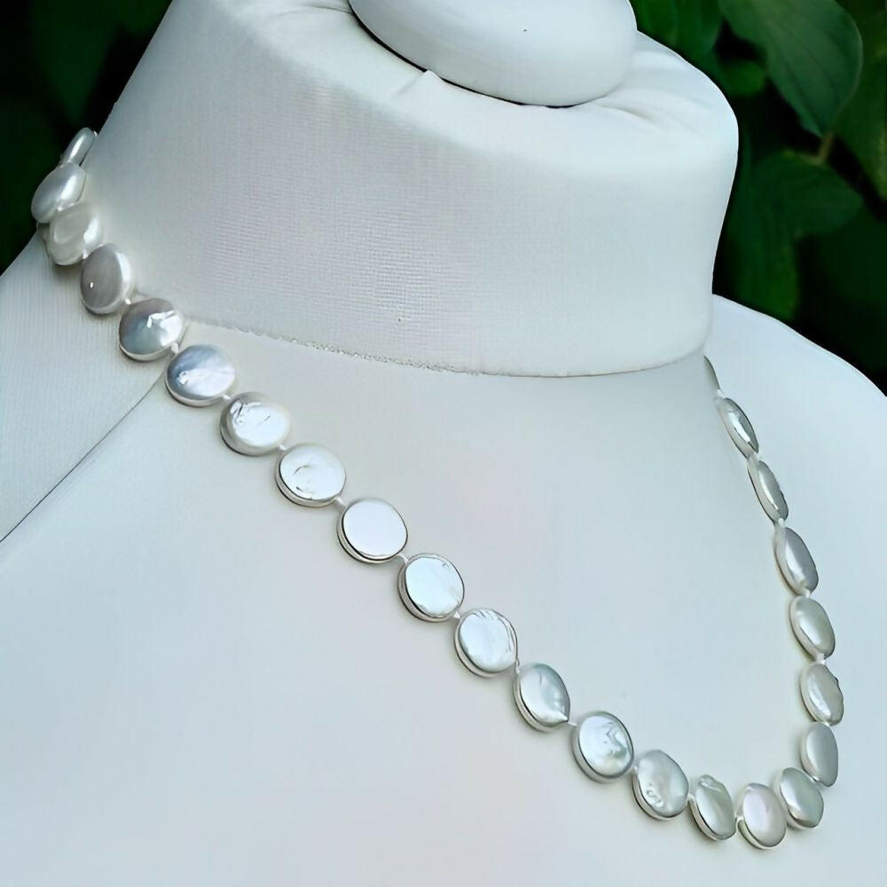 Freshwater-Coin-Pearl-Knotted-Necklace-with-an-Iridescent-Lustre-2z