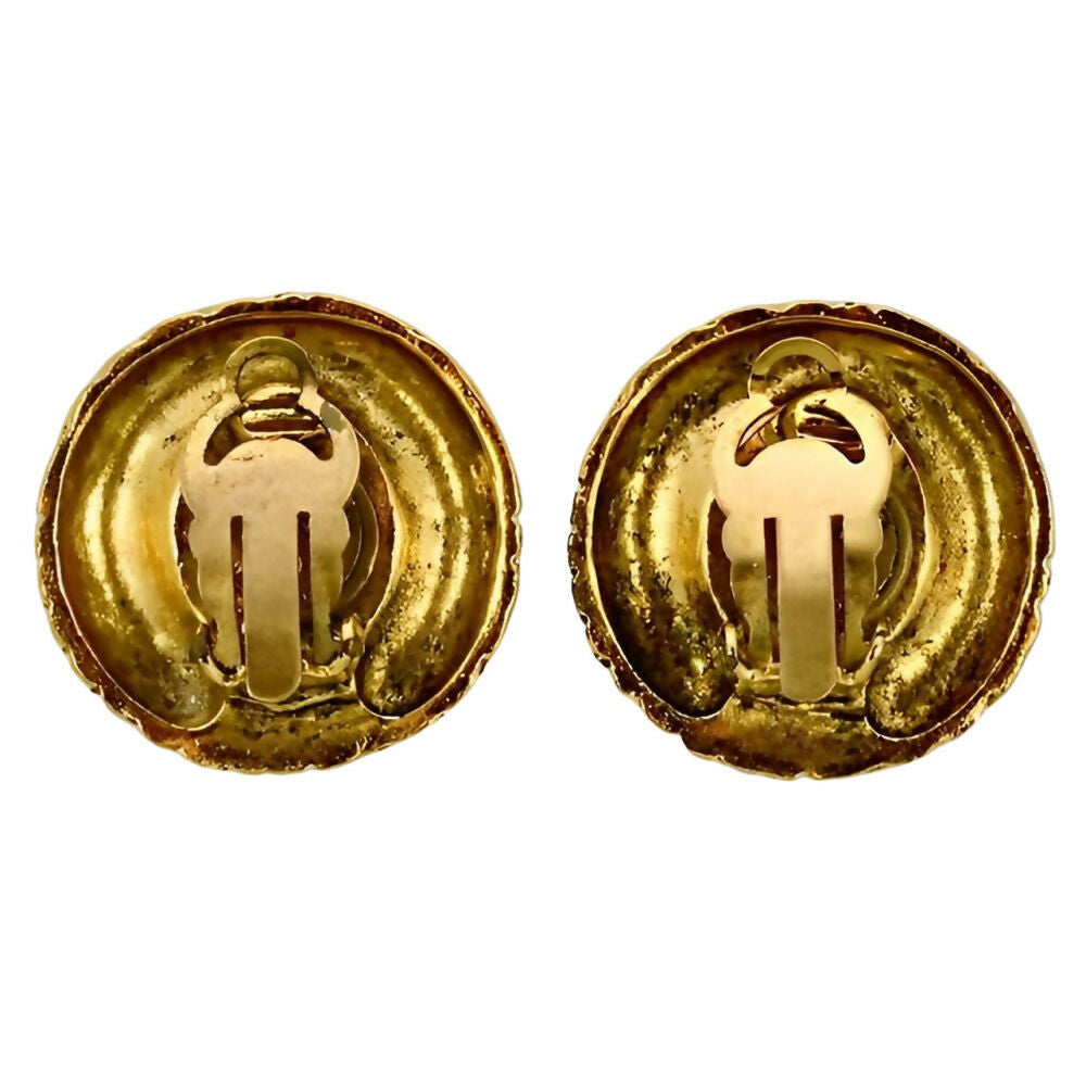 chanel-gold-plated-logo-ridged-clip-on-earrings-1970s-3z