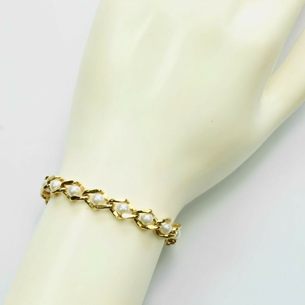 gold-tone-link-bracelet-with-suspended-faux-pearls-5