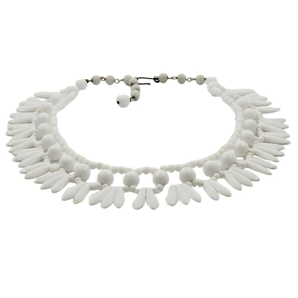 Art-Deco-Style-White-Milk-Glass-Drop-Fringe-Necklace-circa-1950s - 2zs