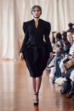 Descriptive image text