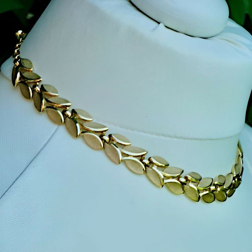 Trifari-Gold-Plated-Brushed-and-Shiny-Leaves-Link-Necklace-circa-1960s-4z