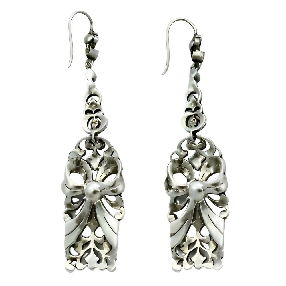 art-deco-silver-and-marcasite-earrings-set-with-mabe-cultured-pearls-circa-1920s-2z(1)