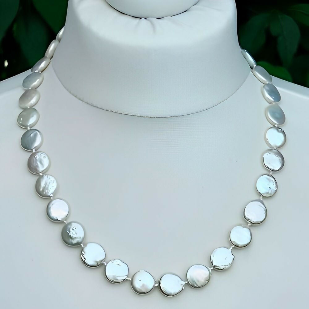 Freshwater-Coin-Pearl-Knotted-Necklace-with-an-Iridescent-Lustre-3z