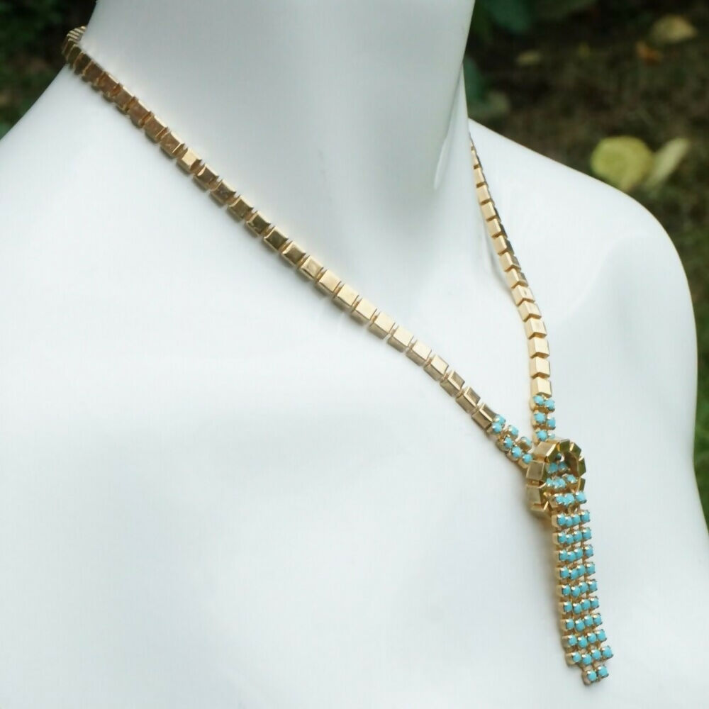 gold-tone-link-necklace-with-turquoise-four-spray-pendant-and-clasp-3p