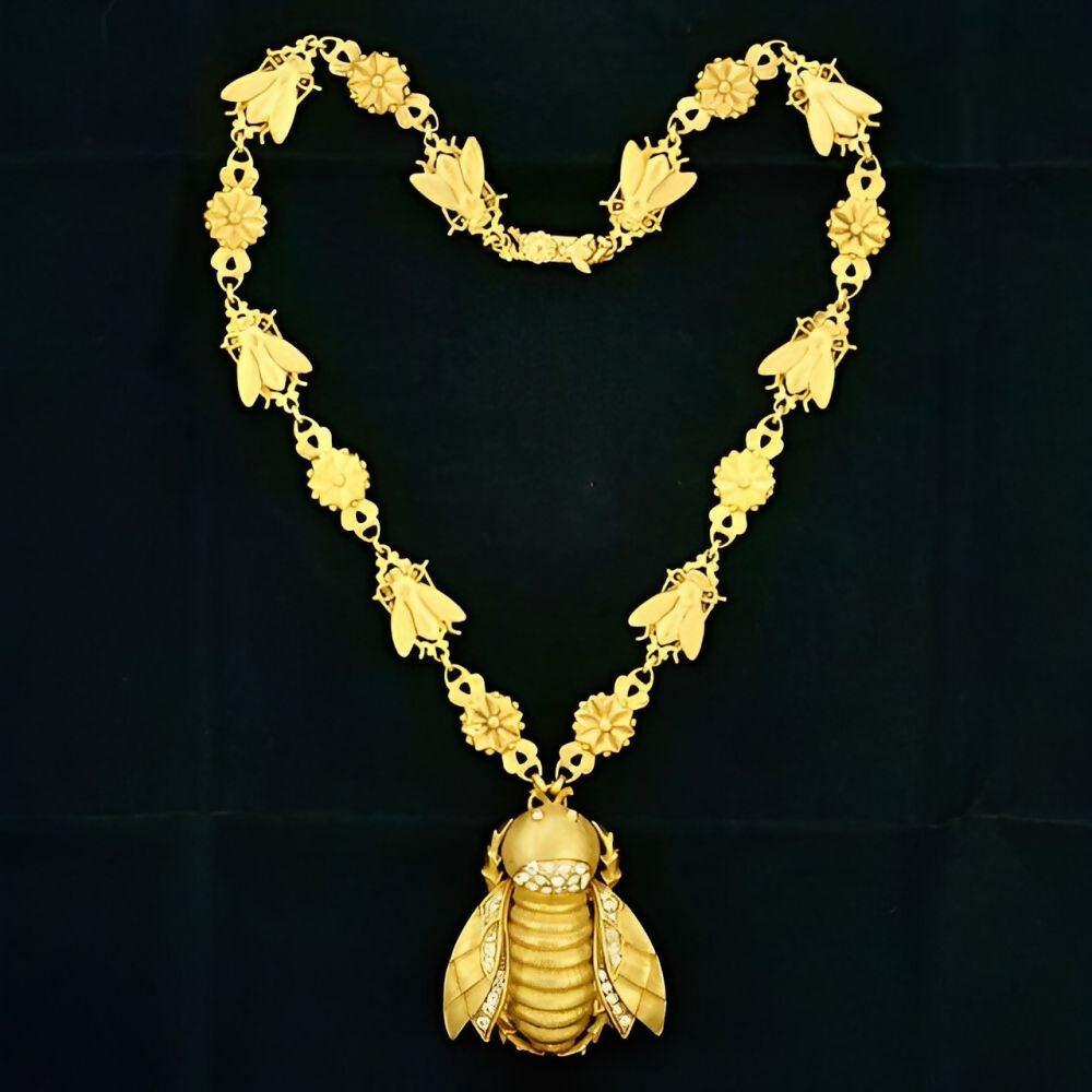 Askew-London-Gold-Plated-Crystal-Bee-Pendant-with-Fly-and-Flower-Link-Necklace-6zp