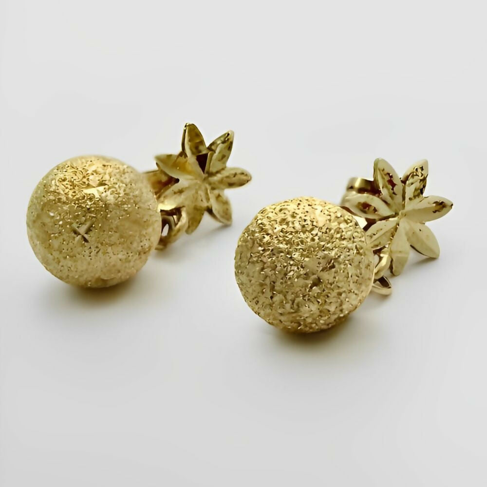 14k-gold-diamond-cut-flower-and-textured-ball-earrings-3z