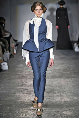 Descriptive image text