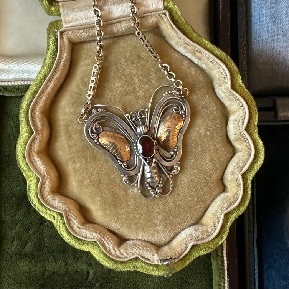 461EAE6B-C16F-4790-96DA-6ADF616A5D62_1_105_c