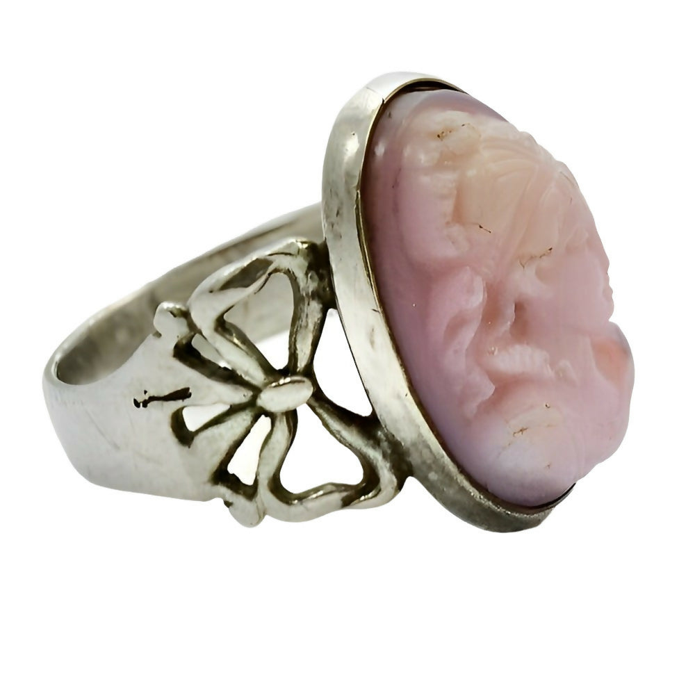 sterling-silver-and-pink-conch-shell-cameo-bow-design-ring-circa-1920s-2zb