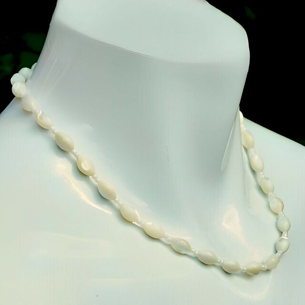 oval-polished-shell-and-bead-link-necklace-3z