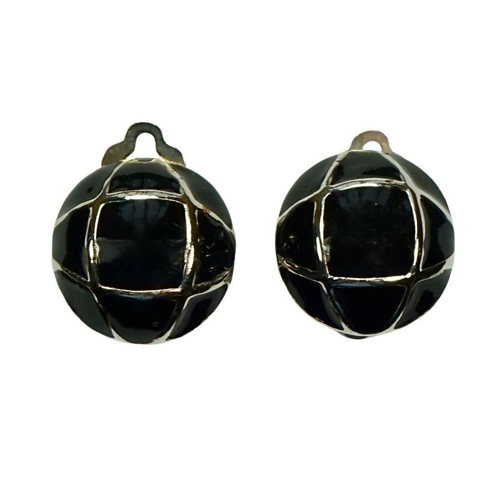 silver-tone-black-enamel-round-domed-cip-on-earrings-1p